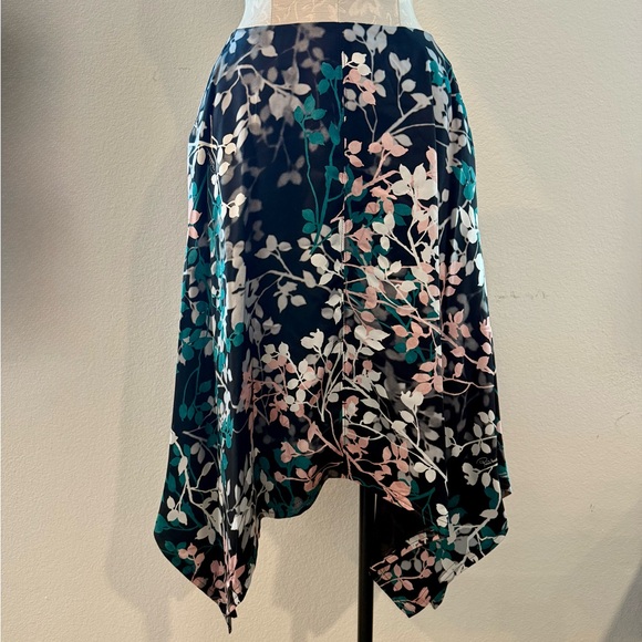 NWT Roberto Cavalli 100% silk asymmetrical floral midi skirt size 40 sz 4 small - Picture 2 of 6